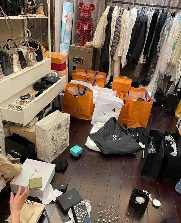 厦门湖里区回收顶奢鞋服
